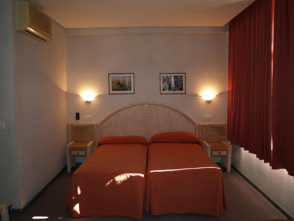 Hotel San Jorge Alcalá de los Gazules Habitación foto